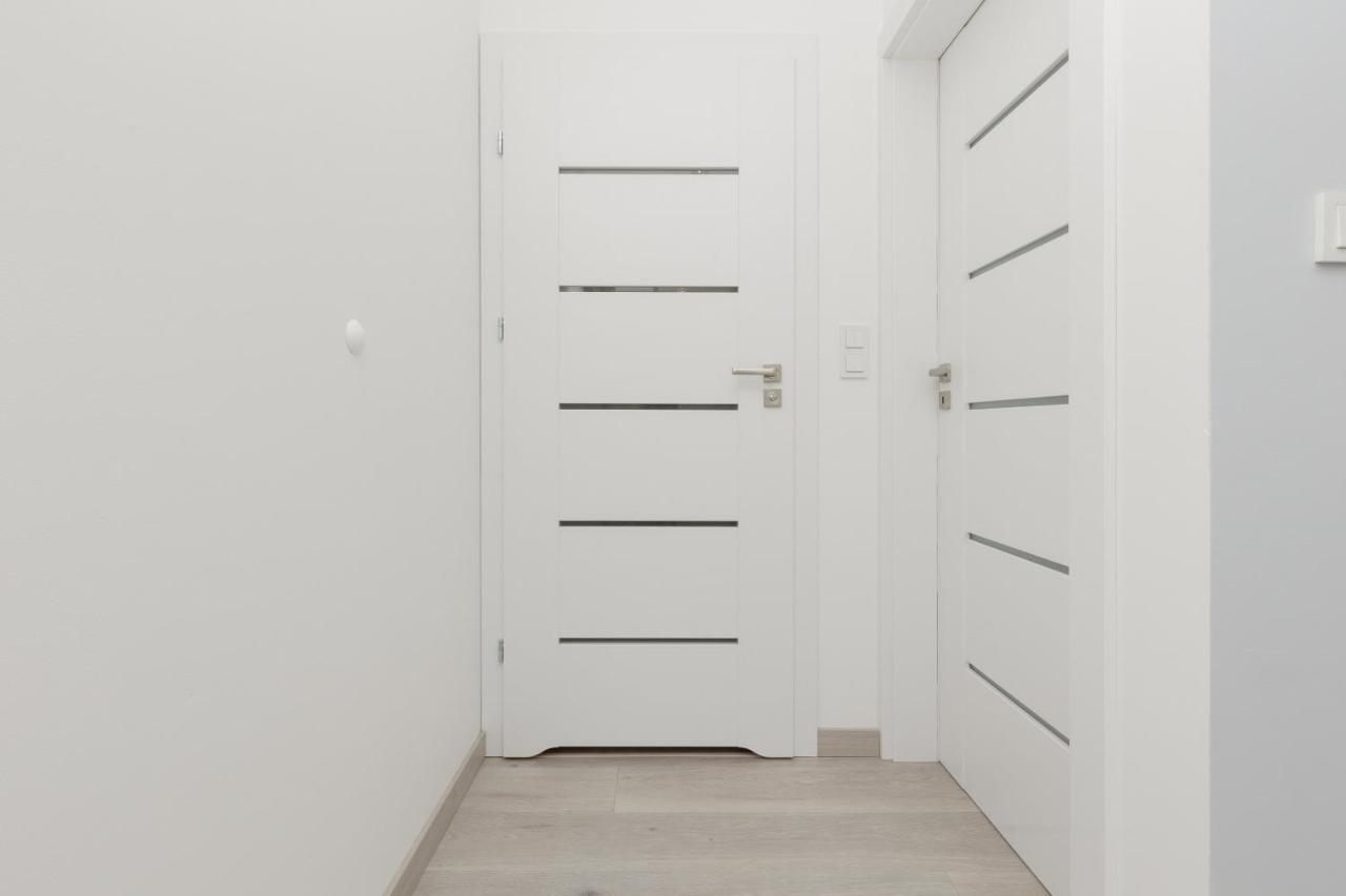 Cozy Apartment With Parking Bakalarska By Noclegi Renters 华沙 外观 照片